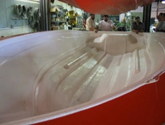 LRTM Boat Mold Opening